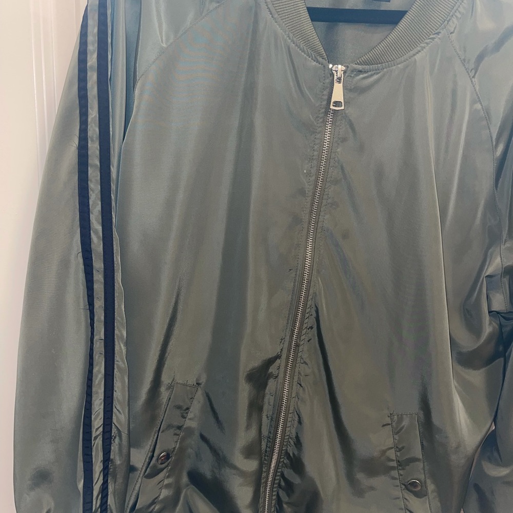 Women’s jacket - Picture 2 of 4